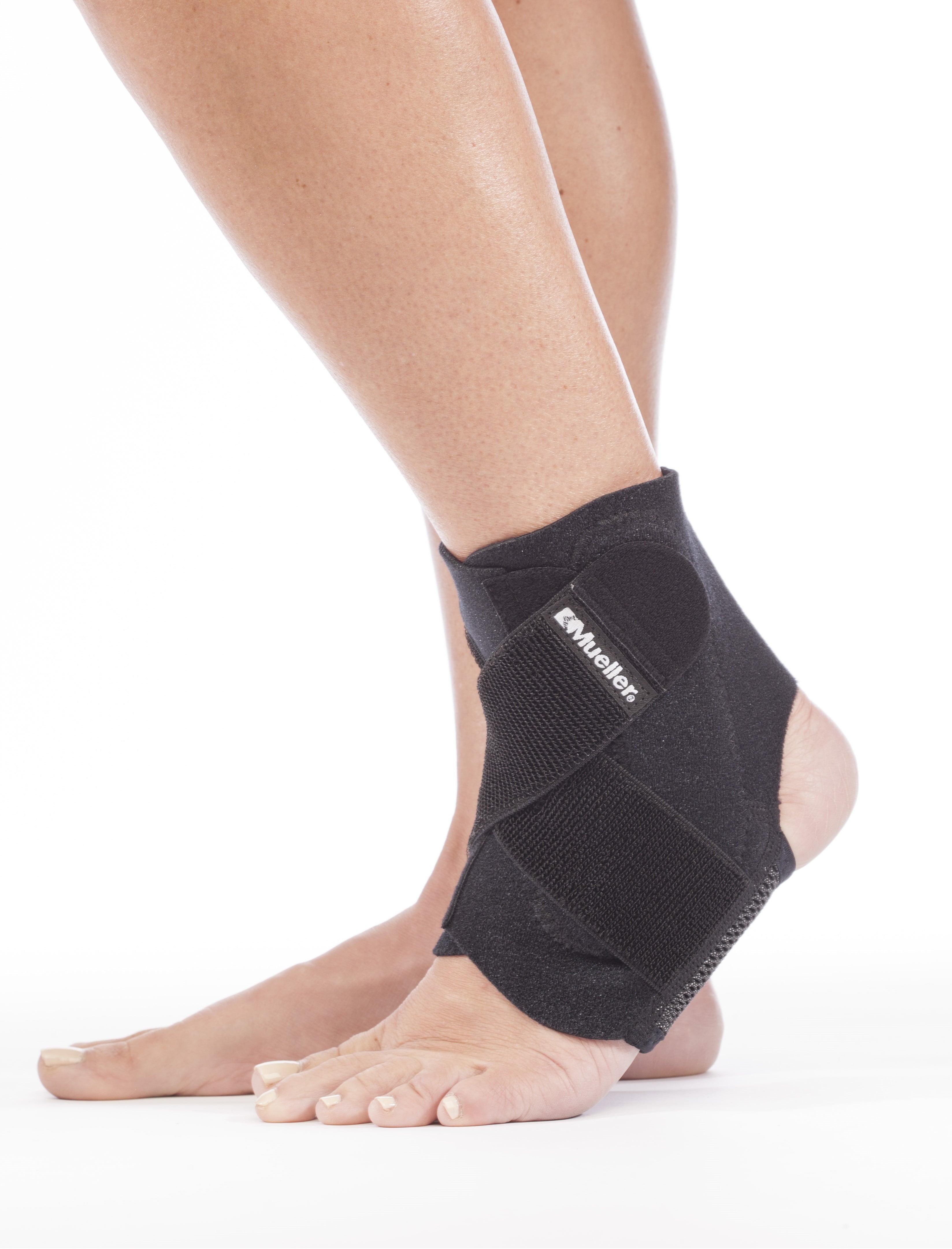 Mueller Adjustable Ankle Stabilizer